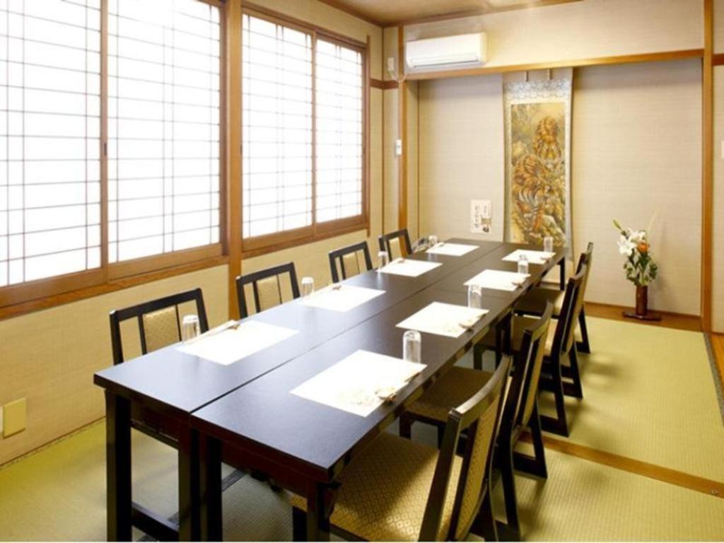 Business Hotel Kurama Hikone Bagian luar foto